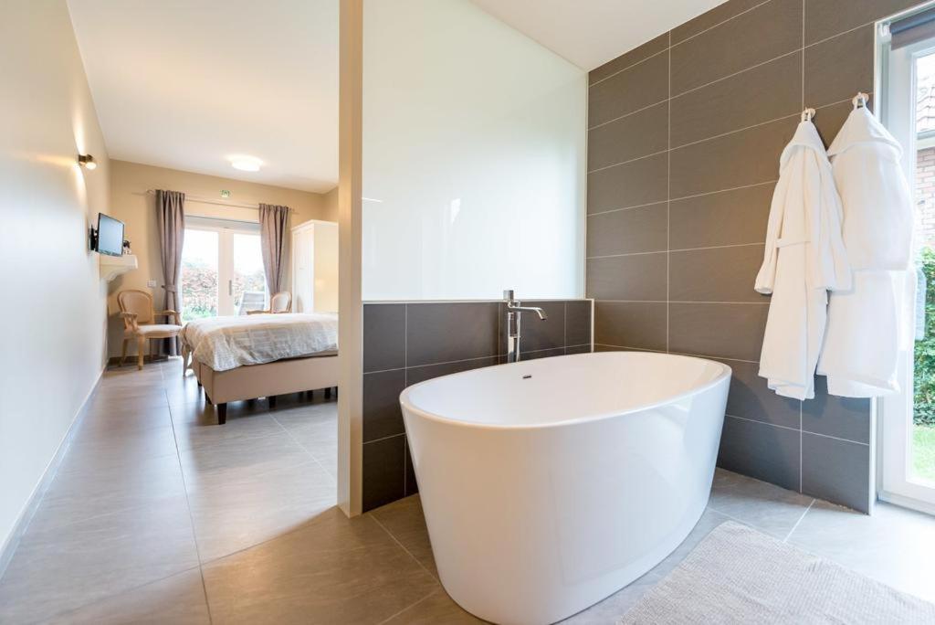 Naturisme B&B Ilmatar, Clothing Optional Deerlijk Экстерьер фото